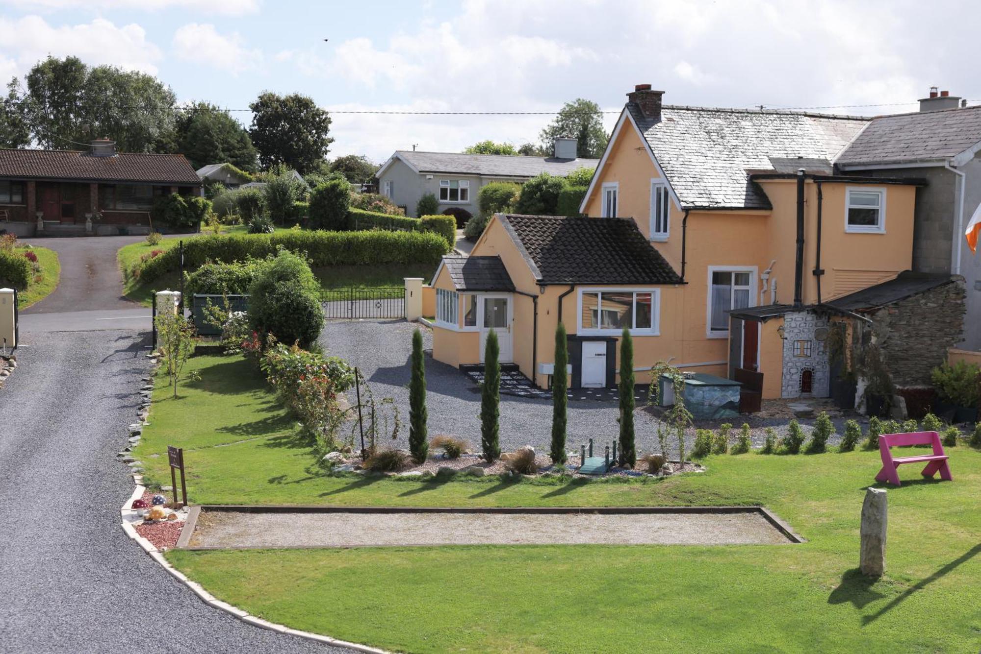 B&B & Cottage Rental In Bunclody - Mon Petit Cottage Exterior foto